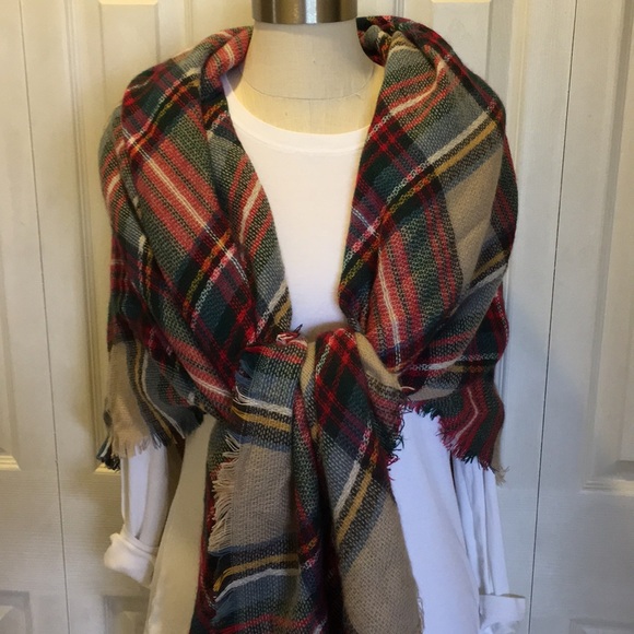 Cozy plaid blanket scarf - Picture 5 of 7